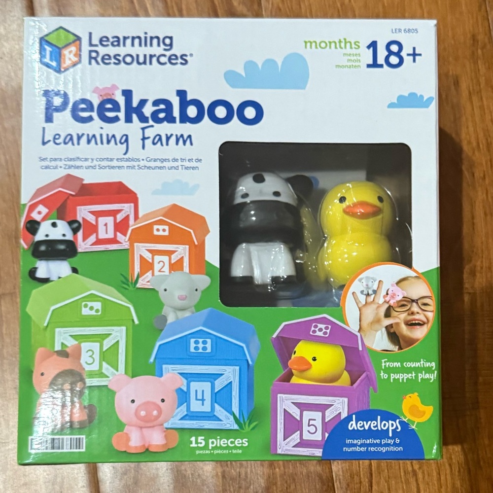 NWT Peekaboo Learning Farm Toy Set